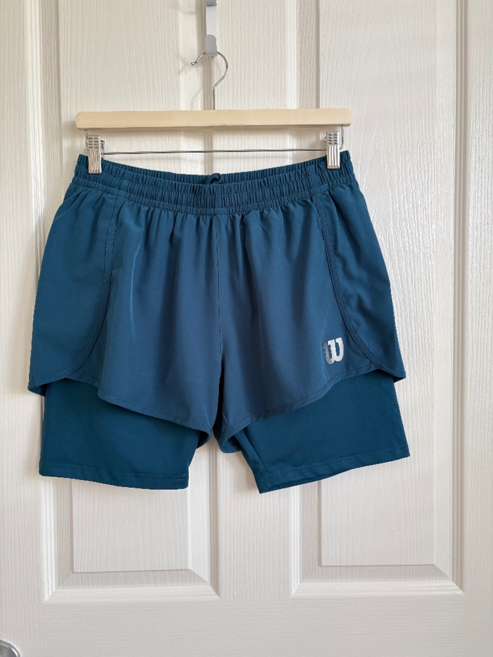 Wilson Womens active running shorts Blue Size Large NWOT